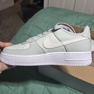 Nike Air Force 1 Low - Pale Mint and White
